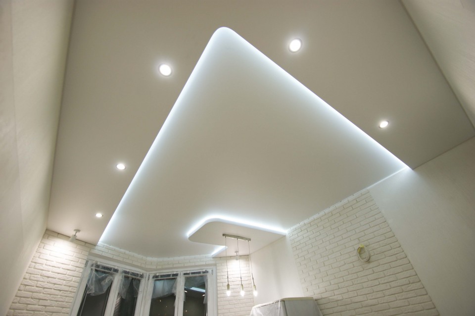 Заказать парящие натяжные потолки в г. Умёт